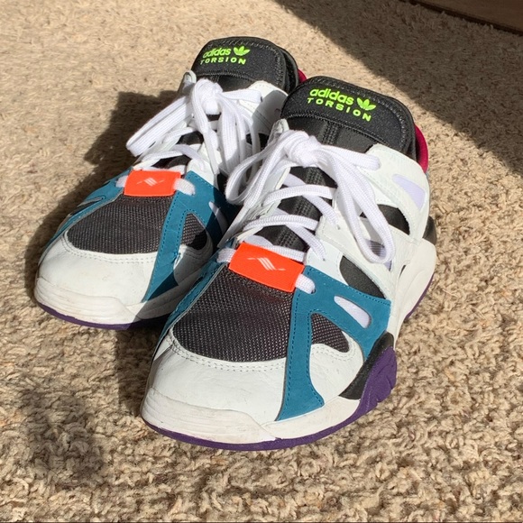 adidas torsion low